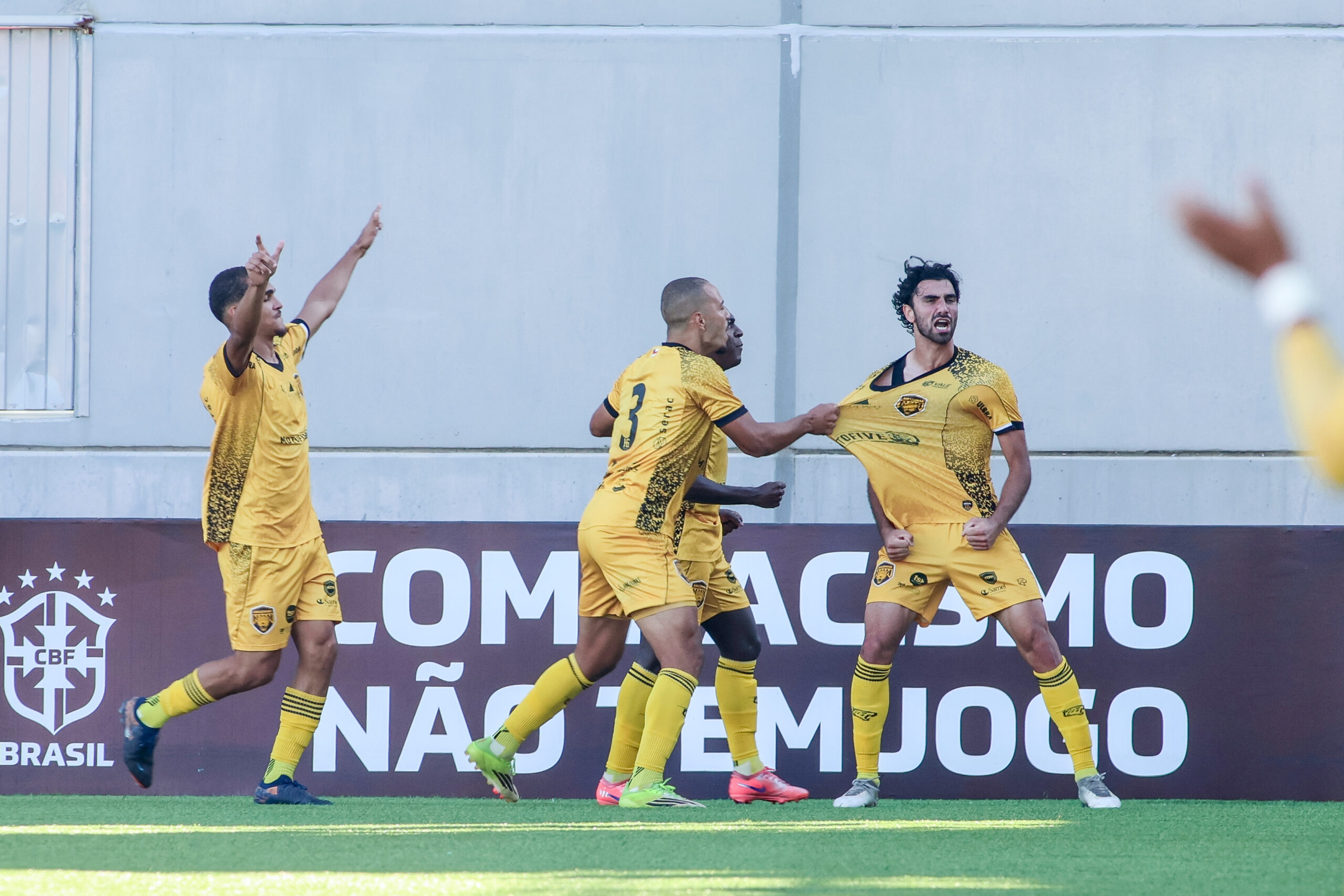 Adrien marca seu primeiro gol na Série C e deixa Amazonas com chances de se classificar na última rodada
